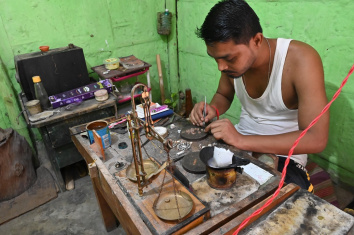 Jewellary Making at Ranthali 